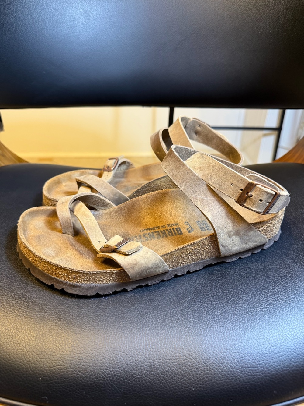 Birkenstock New with Box Yara Tobacco Brown Oiled Leather Regular Size 7